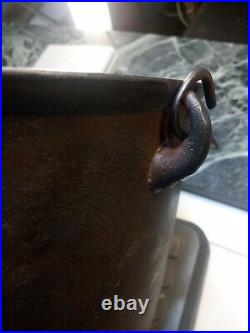Antique 10 Dia 7 3/4 High Cast Iron Bean Pot Wagon Kettle 3 Legs Cauldron No 8