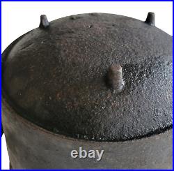 Antique Cast Iron Kettle 3 Legs Large Pot No. 17 Fireplace Cooking