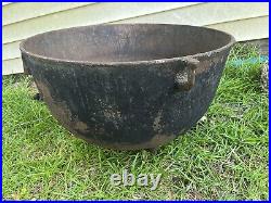 Antique EXTRA LARGE Scalding Cooking Cauldron Cast iron No. 3, Pre 1890s