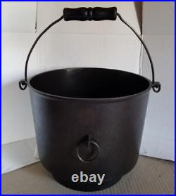 Antique GRISWOLD Eccentric Kettle Cast Iron, #8 Large Pot, ERIE #817, Scarce