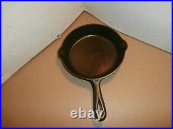 Griswold #5 cast iron skillet, large block logo smooth bottom double pour 724