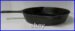 Griswold 9 Cast Iron Skillet 710B withLarge Logo & Heat Ring