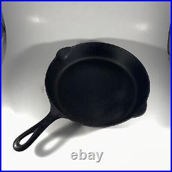 Griswold #9 Cast Iron Skillet Large Block Logo 710 Heat Ring Sits Flat