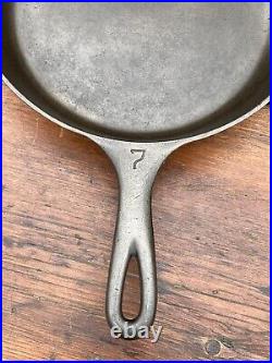 Griswold Cast Iron #7 Large Block Logo Skillet with Heat Ring