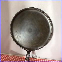 Griswold Cast Iron #9Griddle Large Logo