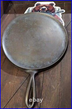 Griswold Cast Iron Griddle Pan # 8 Large Slant Logo 738