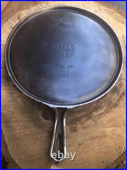 Griswold Hammered Cast iron No 9 Griddle See Notes