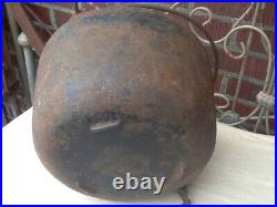 Large Antique Cast Iron Pot With Pour Spout Campfire Culdron Gate Mark Footed