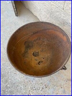 Large Antique Cast Iron Wash Pot Cauldron