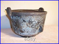 Large Antique Hollands Cast Iron Crucible Melting Pot Pour Spout Handle Erie PA