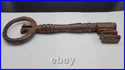 Large Heavy Antique Cast Iron Skeleton Key, 9 3/4 long, 23.9 oz