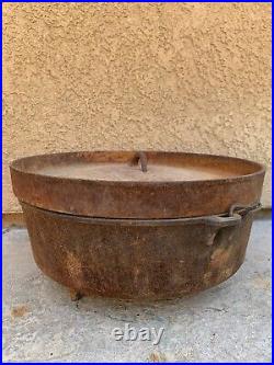Vintage #14 Cast Iron Campfire Oven 3 Legs Large Needs To Be Cleaned