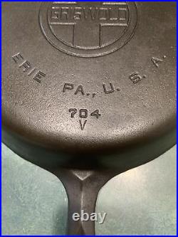 Vintage GRISWOLD #8 Cast Iron Skillet Large Logo 704 V Cleaned Sets Level