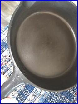 Vintage GRISWOLD Cast Iron SKILLET Frying Pan # 5 LARGE BLOCK LOGO 724 B