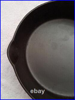 Vintage GRISWOLD Cast Iron SKILLET Frying Pan # 6 699 A LARGE BLOCK LOGO READ