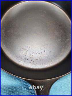 Vintage GRISWOLD Cast Iron SKILLET Frying Pan # 7 LARGE BLOCK LOGO SMOOTH BOTTOM