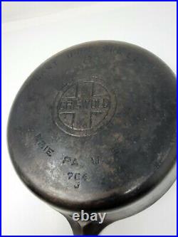Vintage GRISWOLD Cast Iron SKILLET Frying Pan # 8 LARGE BLOCK LOGO 704 1930-1939