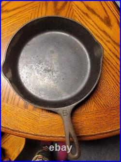 Vintage GRISWOLD Cast Iron SKILLET Frying Pan # 8 LARGE BLOCK LOGO 704 P