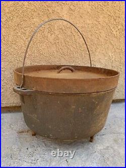 Vintage Large Cast Iron Campfire Oven #14 With lid Very Heavy