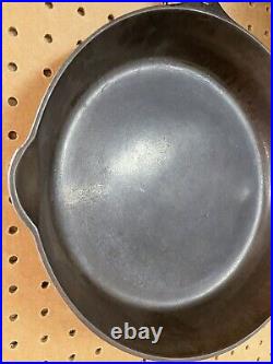 Vintage No. 8 GRISWOLD Cast Iron SKILLET Frying Pan LARGE BLOCK LOGO 704 D