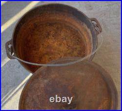 Vntg Large Cast Iron Dutch Oven Large Pot Cauldron Tripod legs chili award